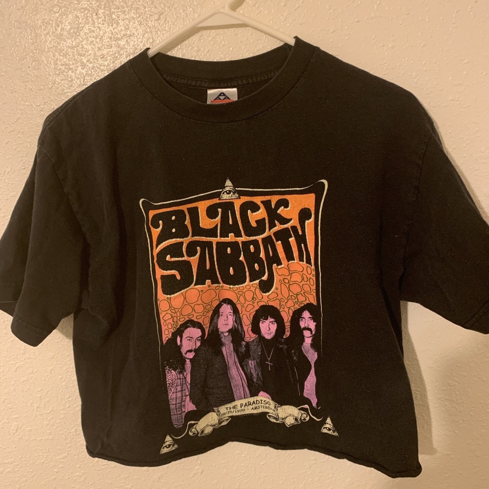 cropped black sabbath tee